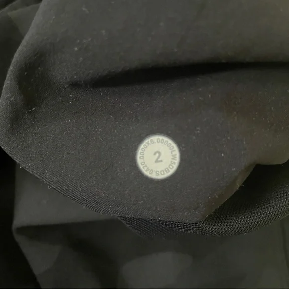 Lululemon Stretch High Rise 7/8 Pants - Camo Size 2 - Picture 4 of 9